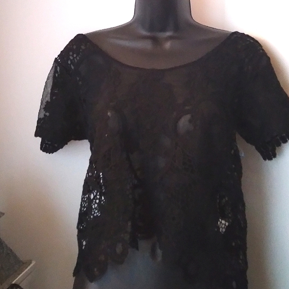 Poof lace knot Crop Top